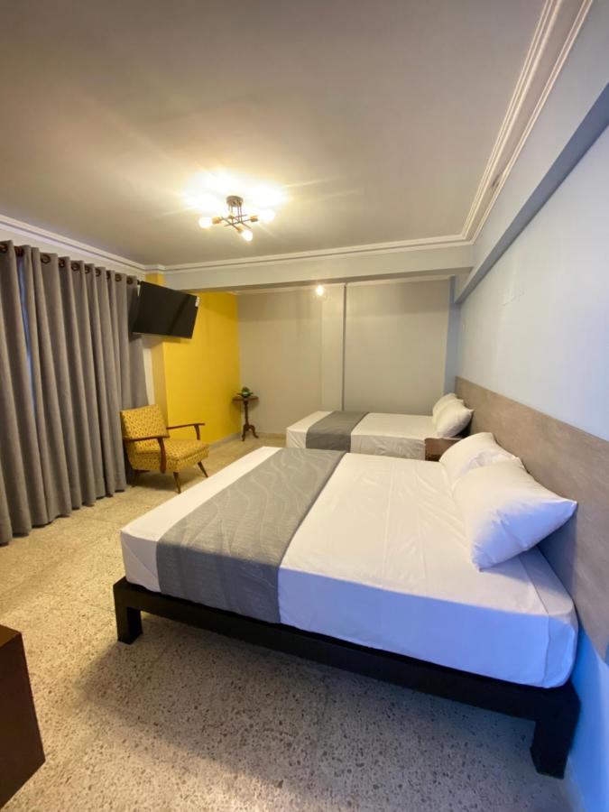 Izza Hotel Кочабамба Екстериор снимка