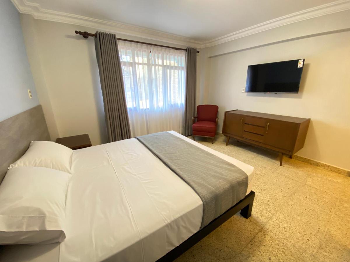 Izza Hotel Кочабамба Екстериор снимка