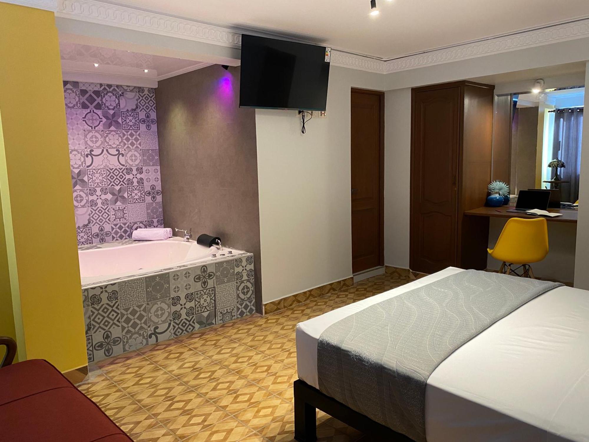 Izza Hotel Кочабамба Екстериор снимка
