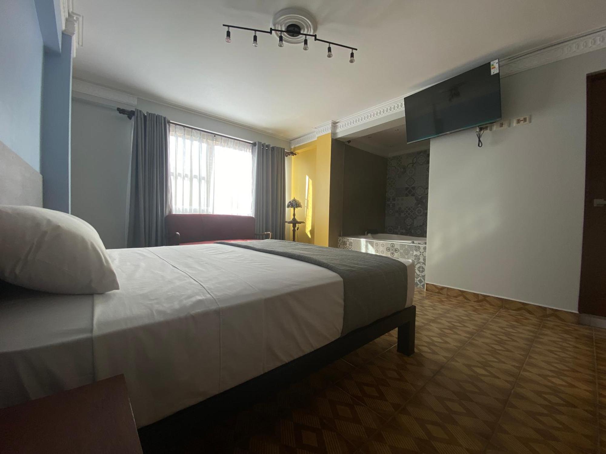 Izza Hotel Кочабамба Екстериор снимка