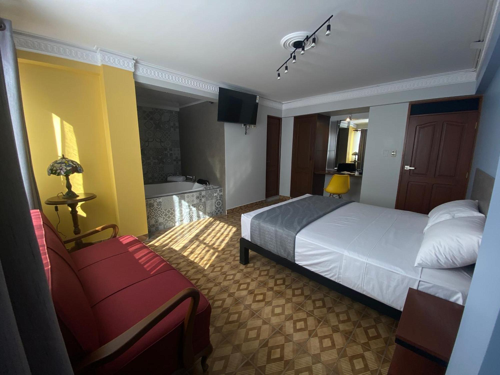 Izza Hotel Кочабамба Екстериор снимка
