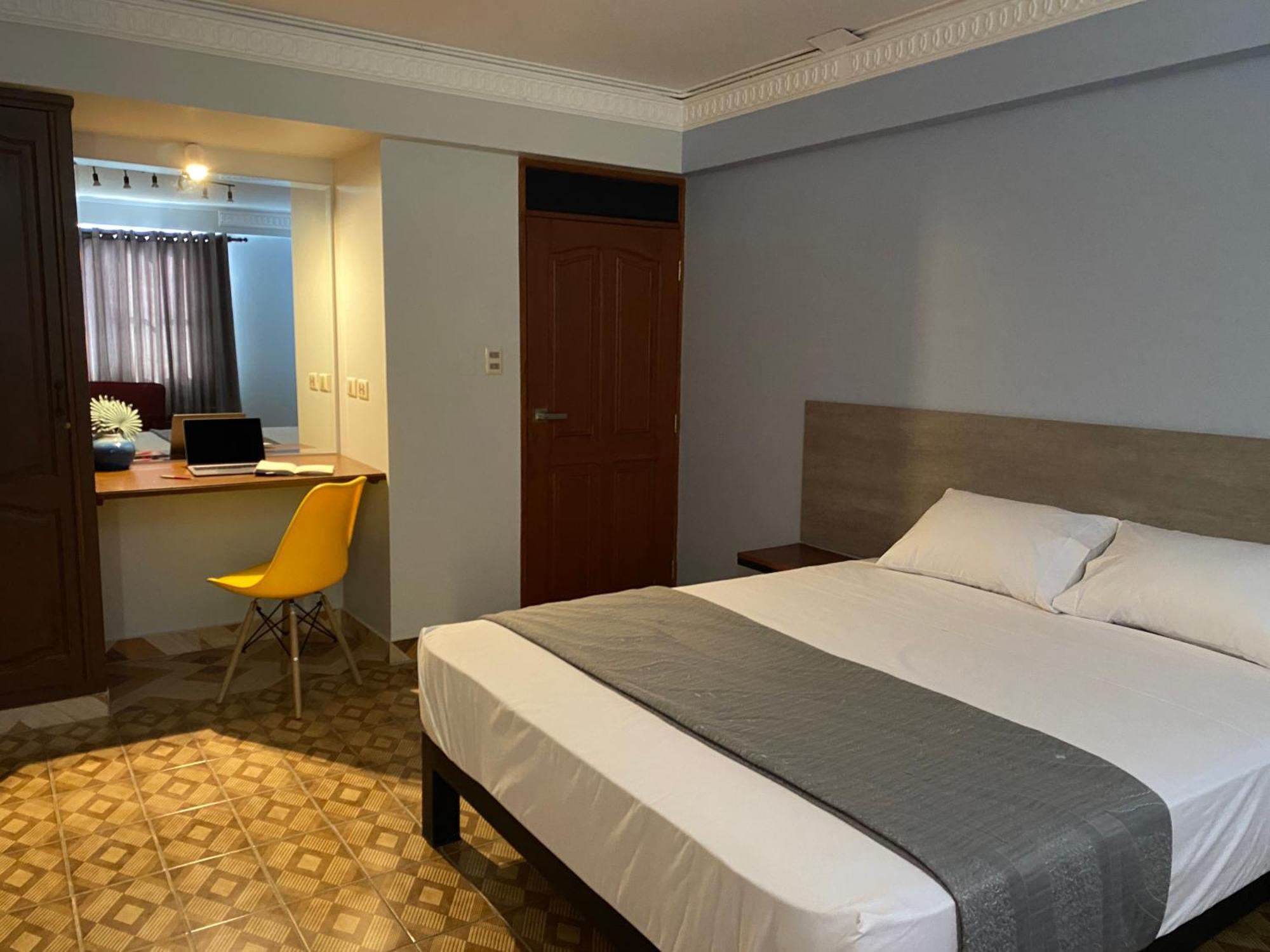 Izza Hotel Кочабамба Екстериор снимка