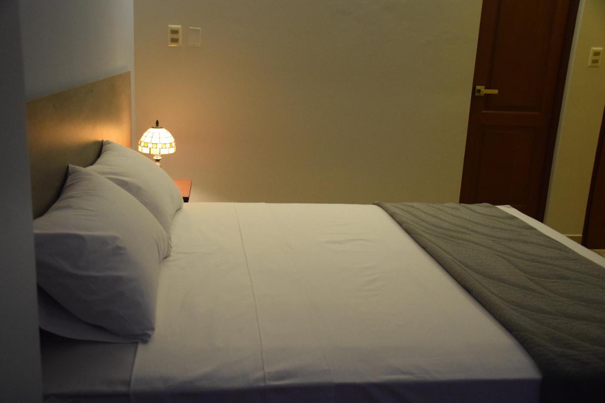 Izza Hotel Кочабамба Екстериор снимка