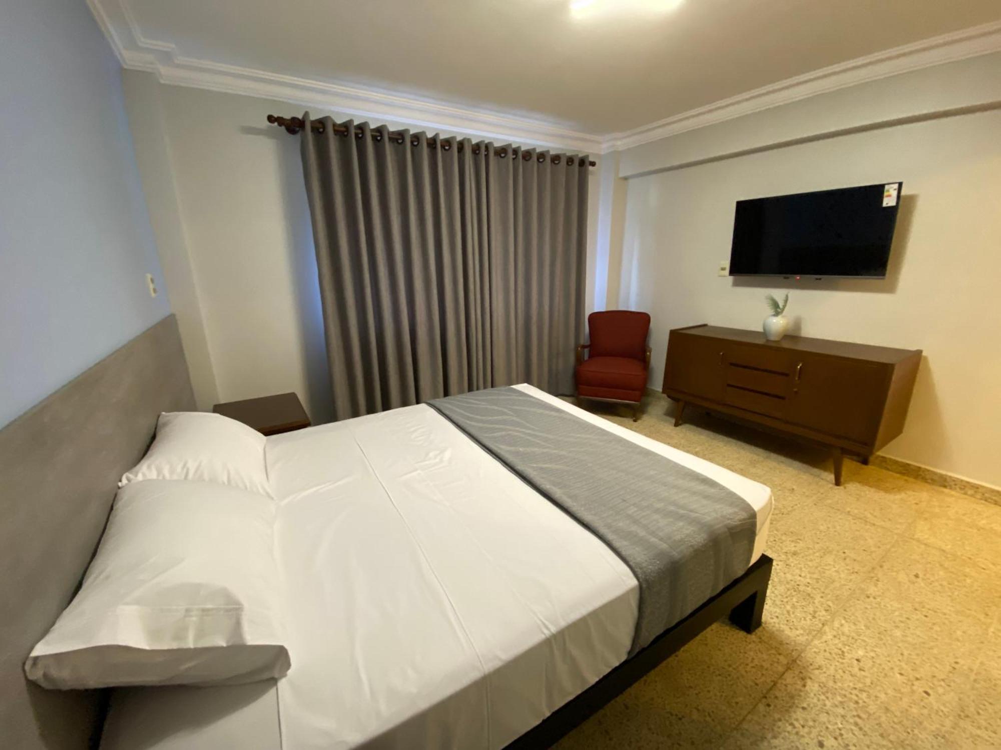 Izza Hotel Кочабамба Екстериор снимка