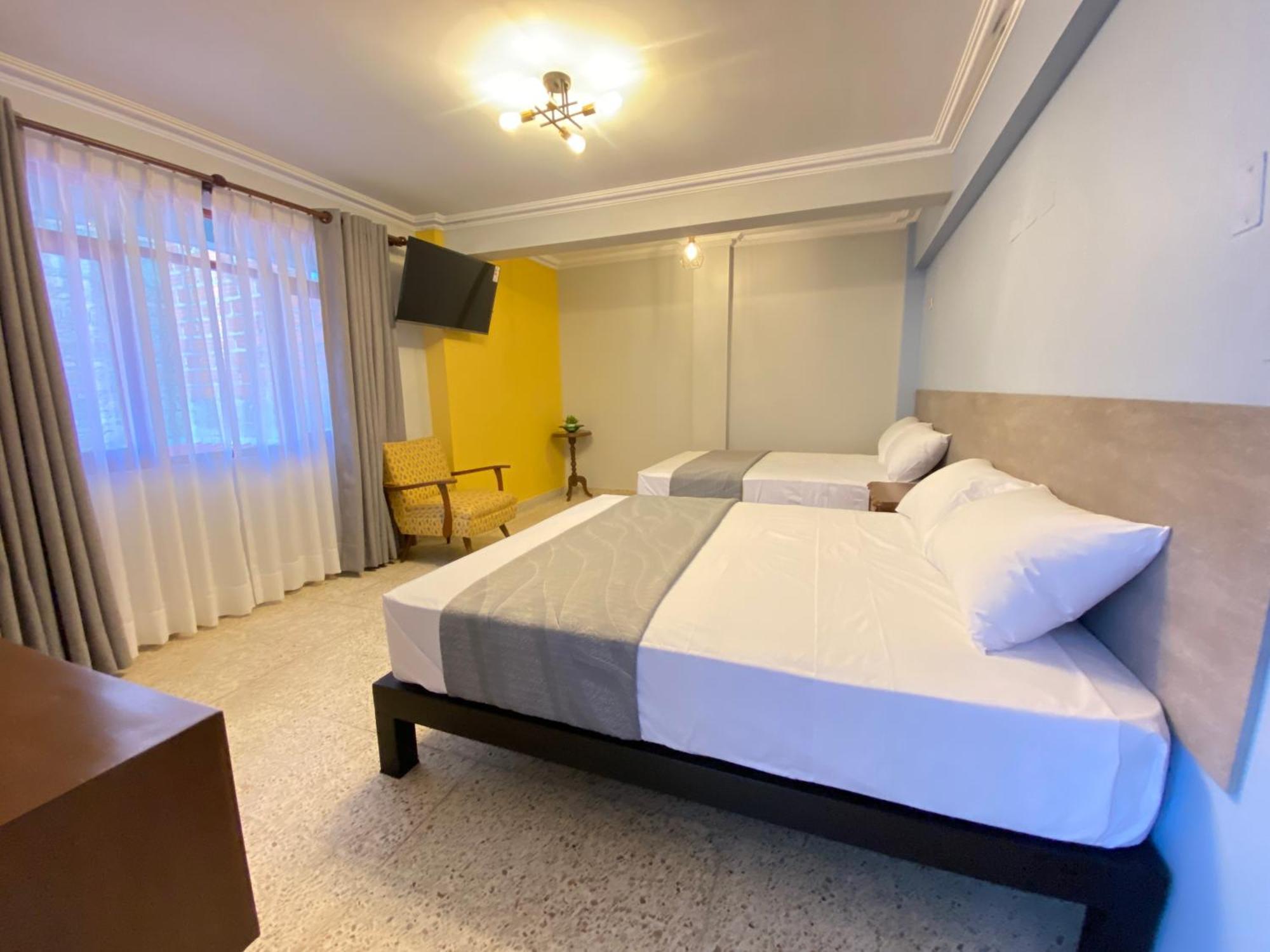 Izza Hotel Кочабамба Екстериор снимка